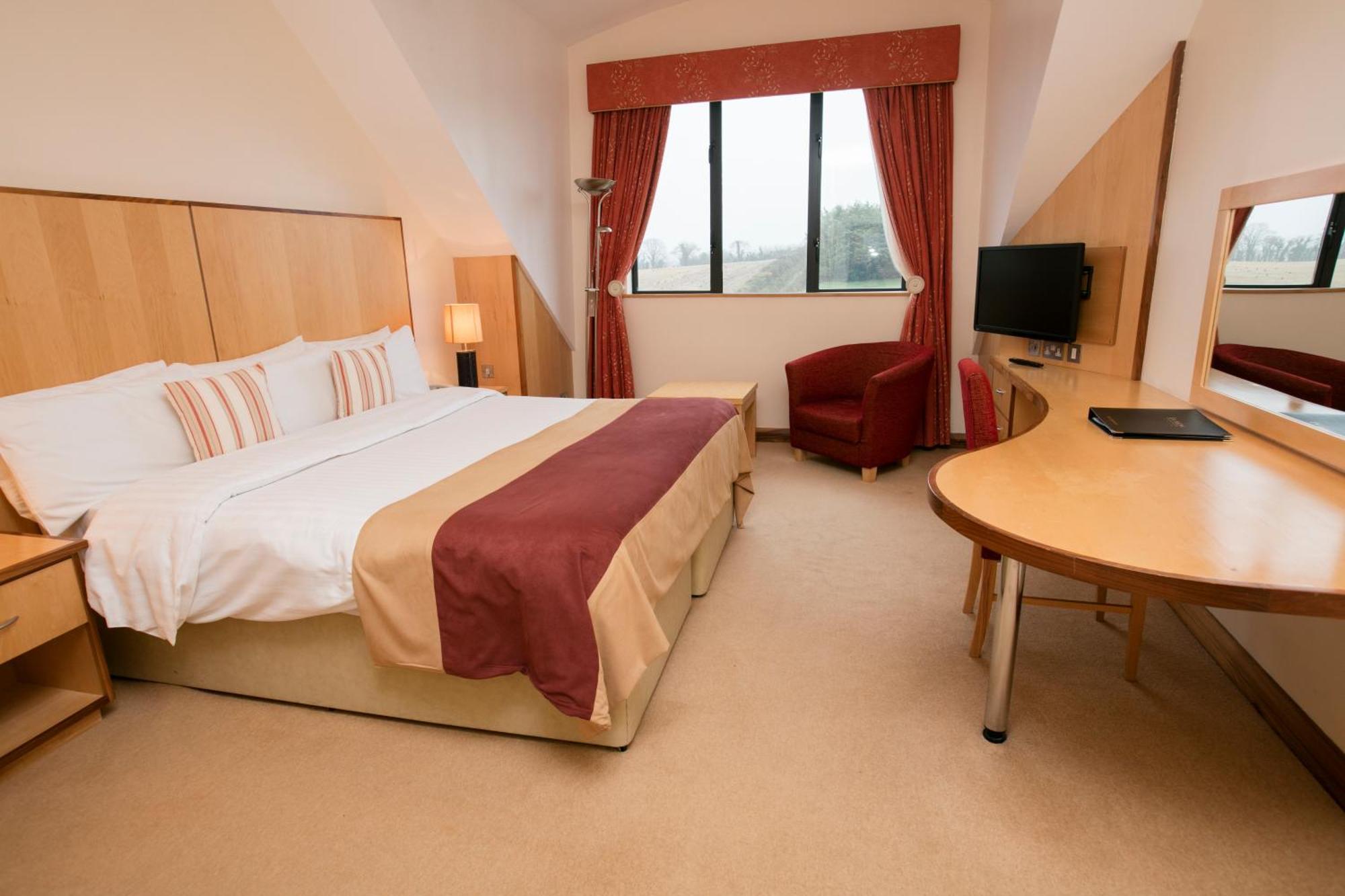 La Mon Hotel & Country Club Castlereagh ภายนอก รูปภาพ